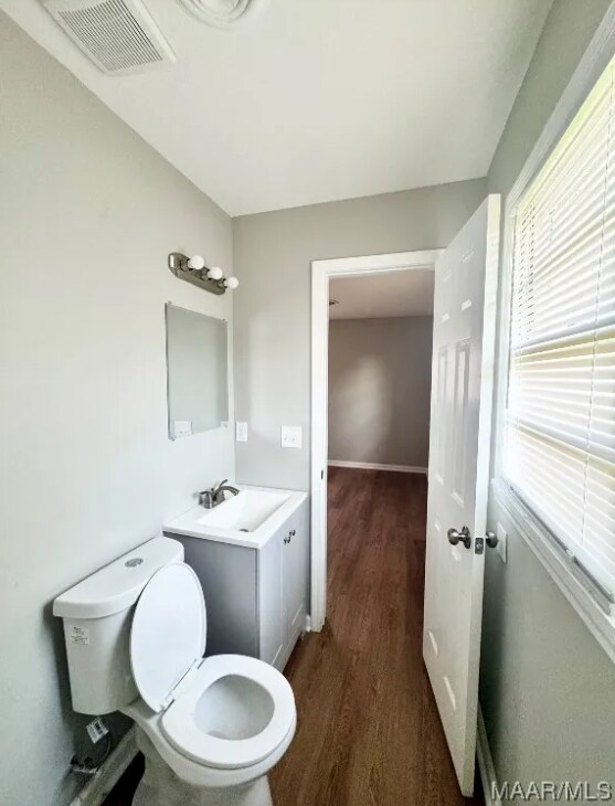 Building Photo - 1206 Woodbridge Dr