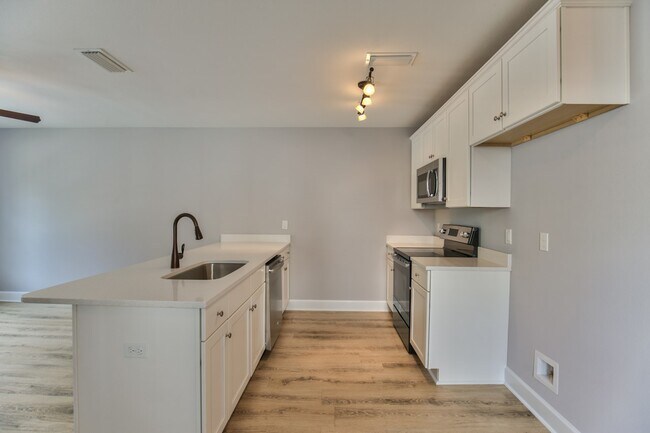 Building Photo - 2814 Kilkierane Dr