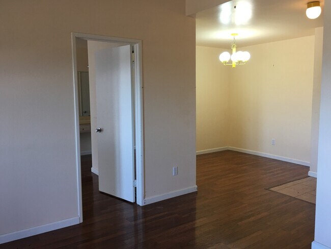 Foto del edificio - One Bedroom Condo in San Carlos!!