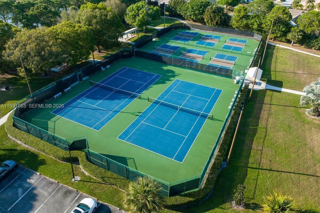 Foto del edificio - 822 NW Sorrento Ln