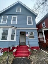 Building Photo - 123 Rennell St