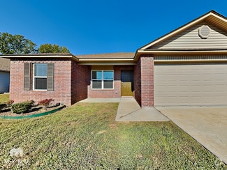 Building Photo - 303 Westwood Dr