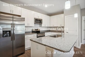 Building Photo - 7023 Star Oaks Ln