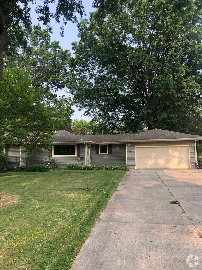 Manchester Heights Houses for Rent New Franklin, OH 1 Homes