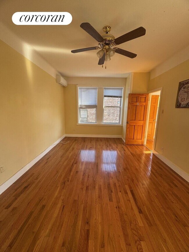 Foto del edificio - 741 Crown St