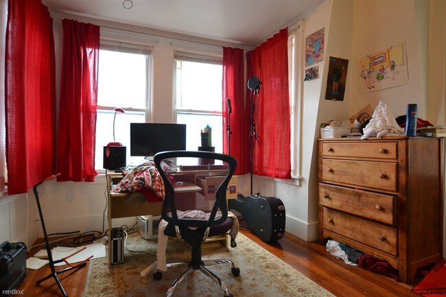 Foto del edificio - 12 Greylock Rd