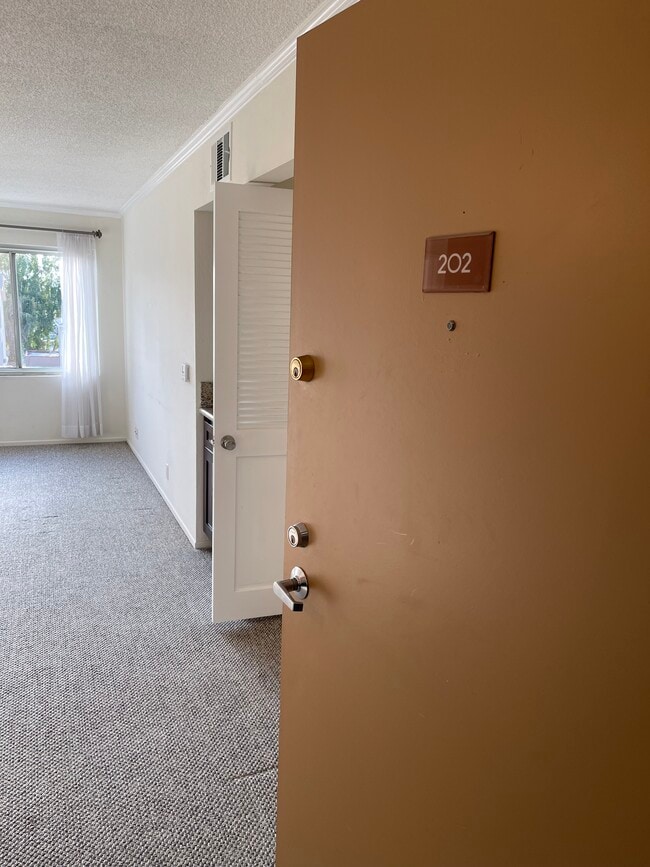 Building Photo - Hayworth Apartments