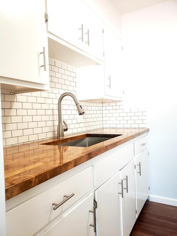 306 Central Dr, Pella, IA 50219 Condo for Rent in Pella, IA