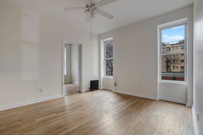 Foto del edificio - 215 W 116th St