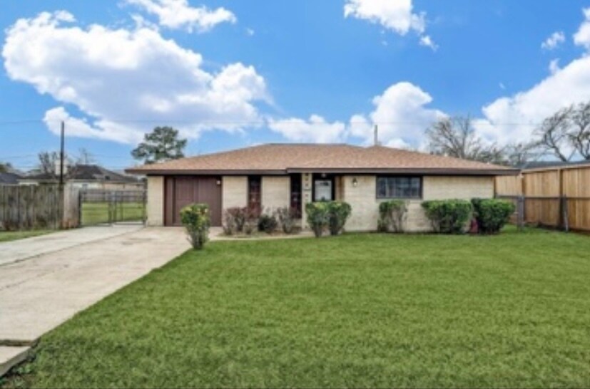 2606 Woodgate St, Houston, TX 77039 House Rental in Houston, TX