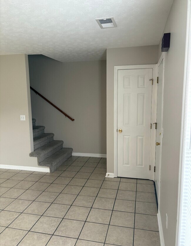 Foto del edificio - 542 Reynolds Dr