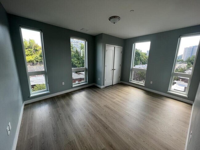 Foto del edificio - 35 S Huntington Ave