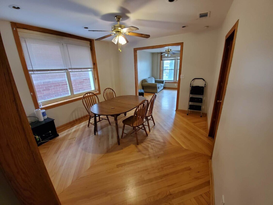 Foto del edificio - 2429 W Lexington St