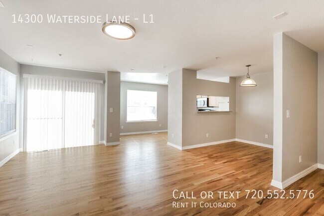 Foto del edificio - 14300 Waterside Ln