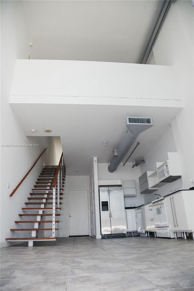 Foto del edificio - 690 SW 1st Ct
