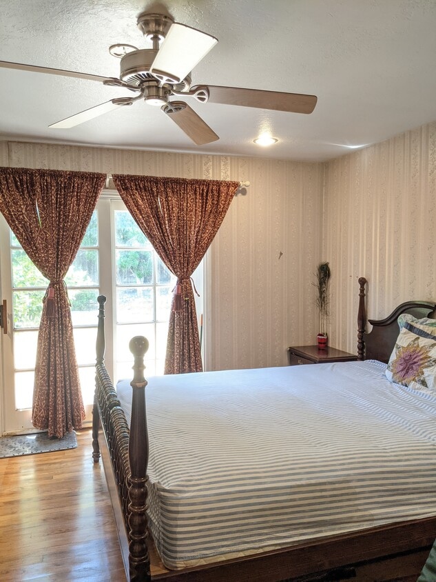 Primary Photo - 945 Stonehurst Way