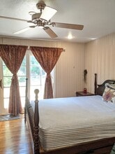 Building Photo - 945 Stonehurst Way