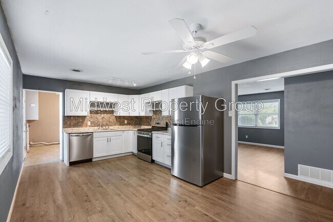Building Photo - 1595 Flicker Dr