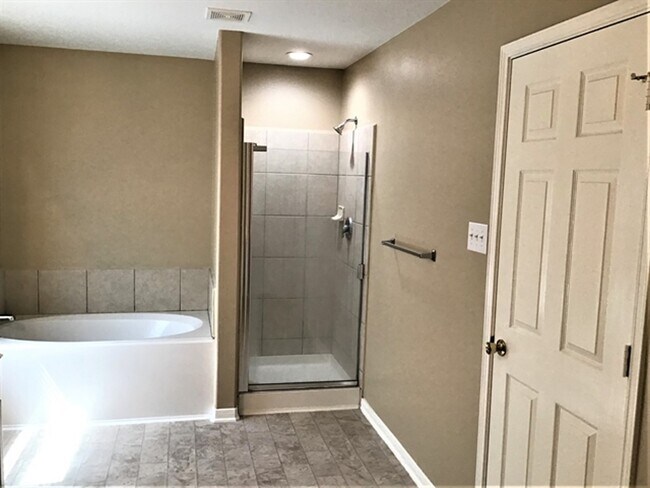 Foto del edificio - 16843 Blackberry Lily Ln