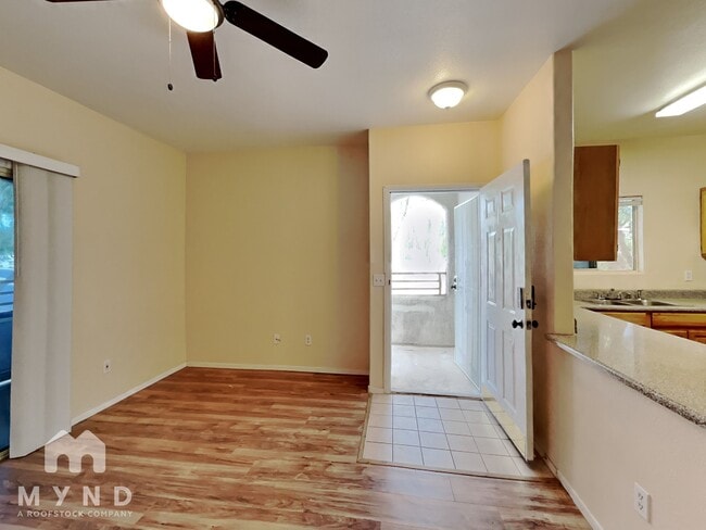 Building Photo - 5655 E Sahara Ave
