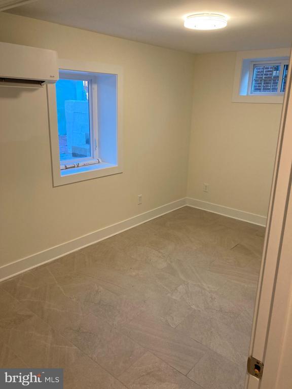 Building Photo - 2506 33rd St SE