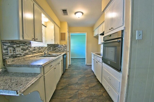 Building Photo - 8234 Misty Vale Ln