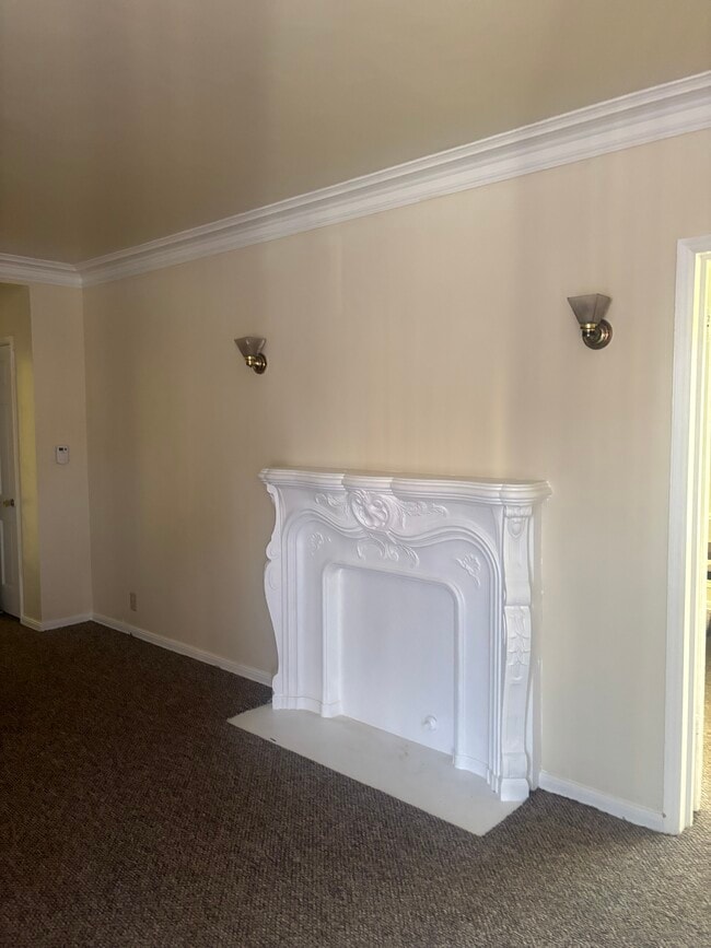Building Photo - 4861 Dockweiler St