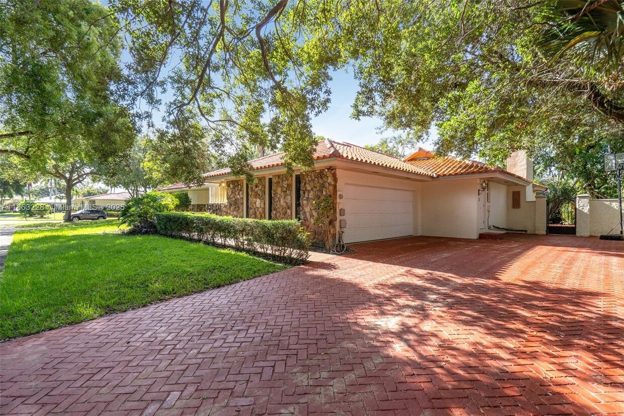 Foto principal - 14620 Fitzpatrick Rd