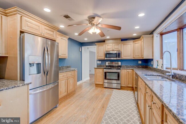 Foto del edificio - 211 Gulph Creek Rd