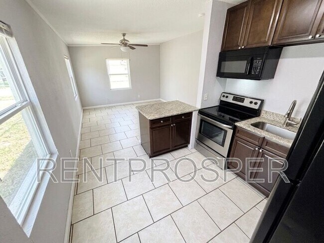 Foto del edificio - 740 W Robinson St