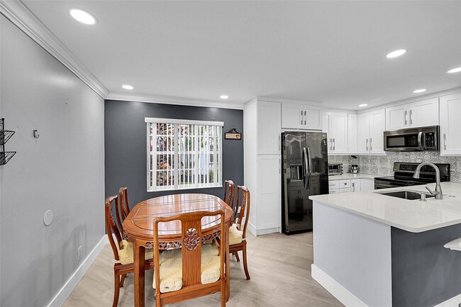Building Photo - 964 Normandy Trail