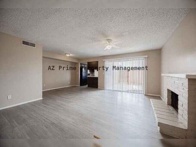 Building Photo - 6935 W Devonshire Ave