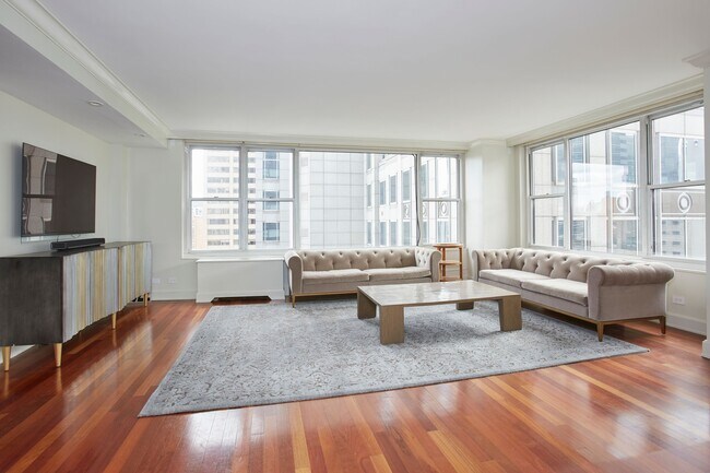 Foto del edificio - 117 E 57th St