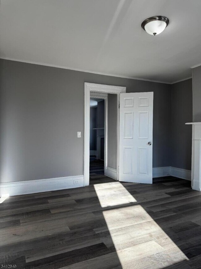 Foto del edificio - 15 W Emerson Ave