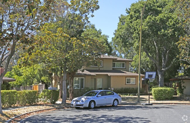 Building Photo - 932 Weldwood Ct