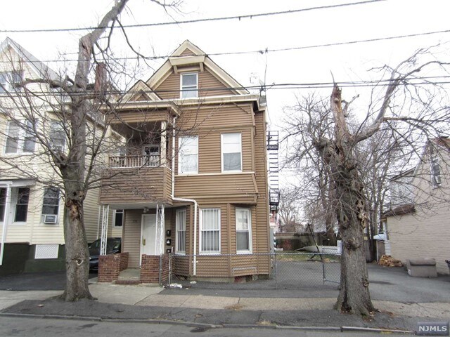 Primary Photo - 773-775 E 26th St