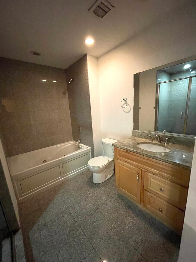 Foto del edificio - 252 Friend St