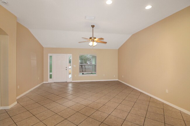 Foto del edificio - 3265 W Price Blvd