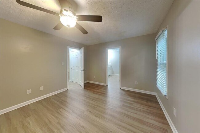 Foto del edificio - 135 Mill Pointe Dr