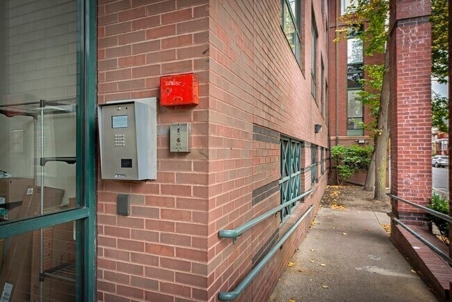 Foto del edificio - 59 Brainerd Rd