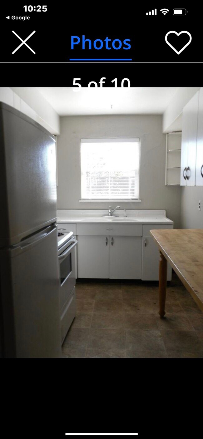 Building Photo - 488 Mertland ave