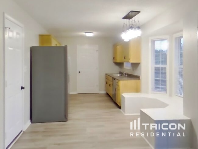 Building Photo - 3261 Tabby Dr