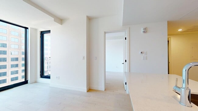 Building Photo - 1210-1210 Rue Jeanne-Mance