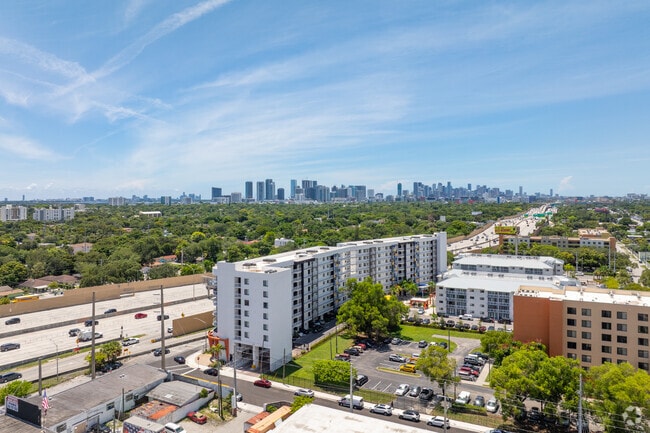 Building Photo - Edison Place