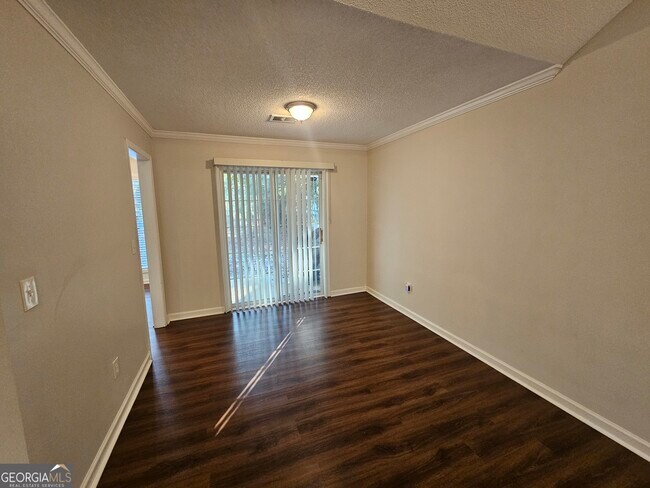Building Photo - 83 Nanette Dr