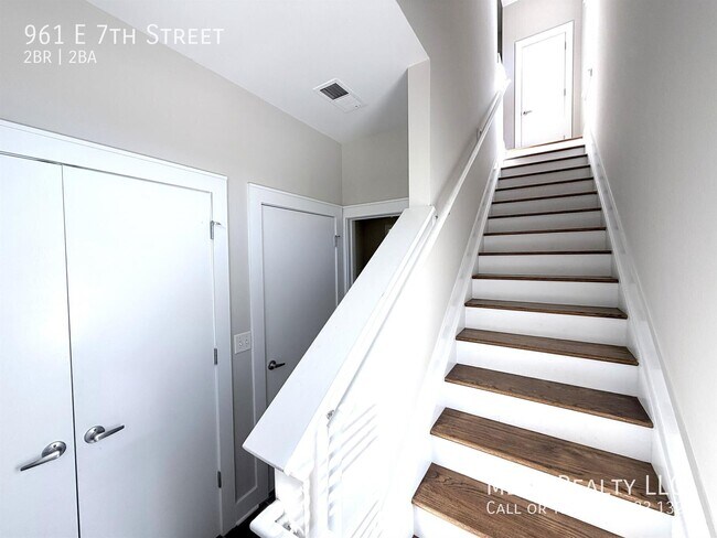 Foto del edificio - 961 E 7th St