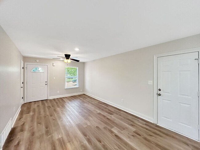 Building Photo - 6460 Greenbrook Cove N