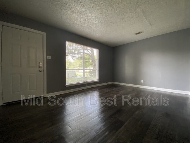 Building Photo - 6400 Pecan Ave