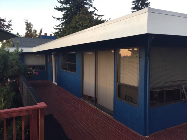 Foto del edificio - 2129 NW 201st St