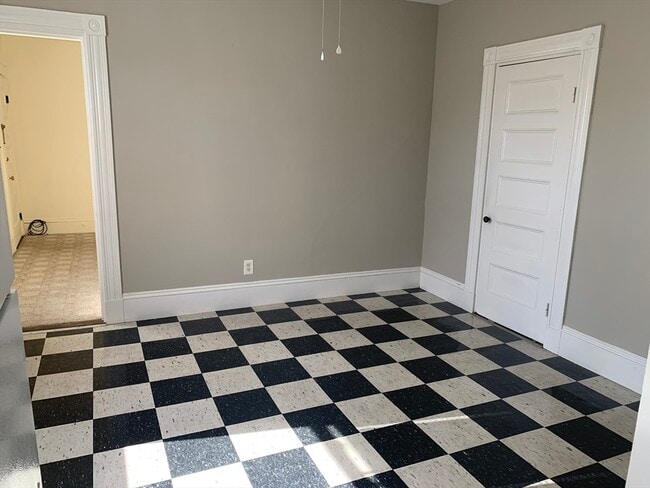 Building Photo - 30 French St